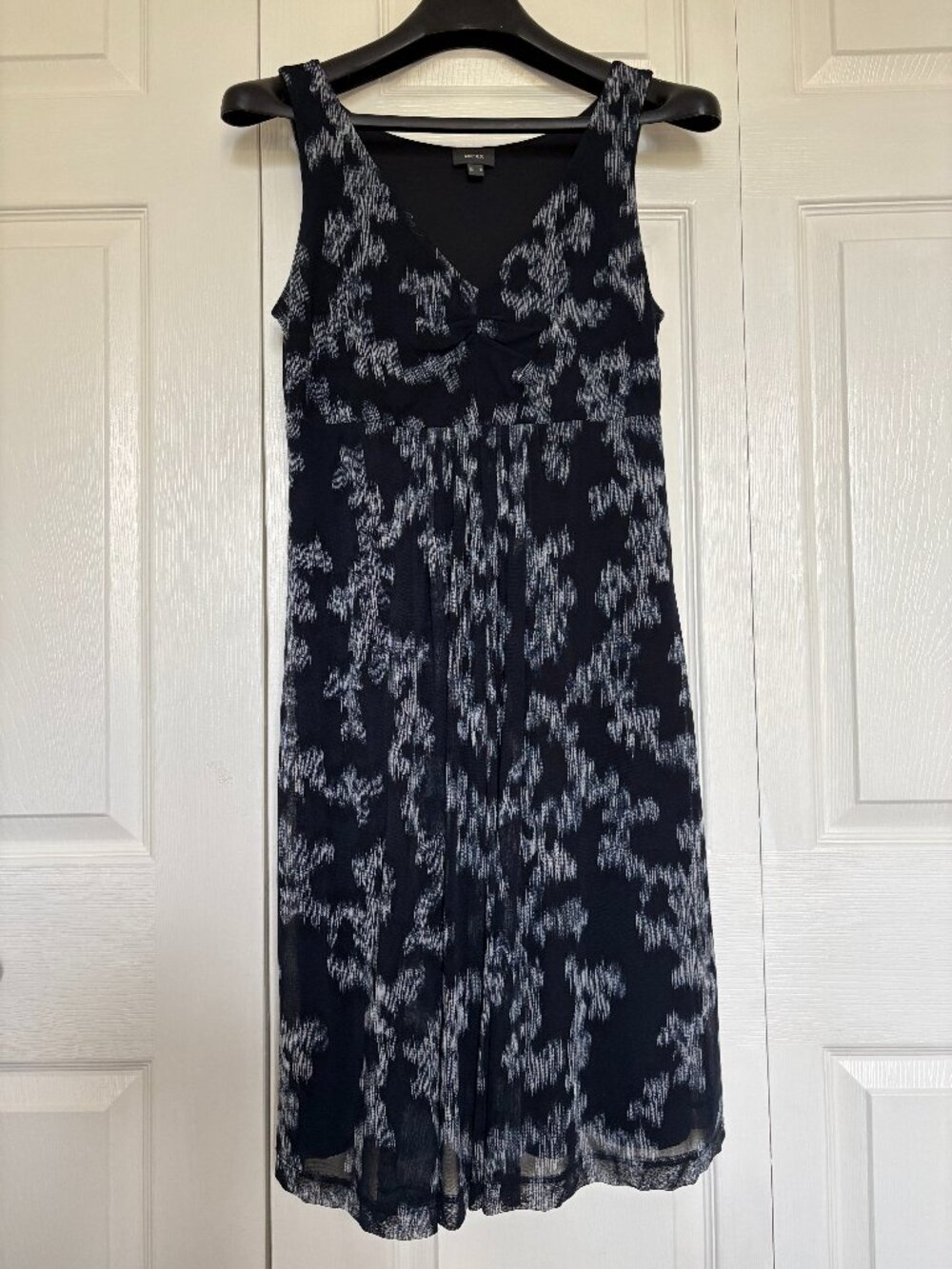 Mexx Navy & White Abstract Ikat Print V-Neck Empire Dress - Size M